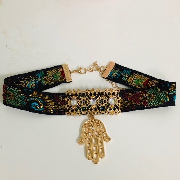 Forever 21 Jewelry - Embroidered Hamsa Choker